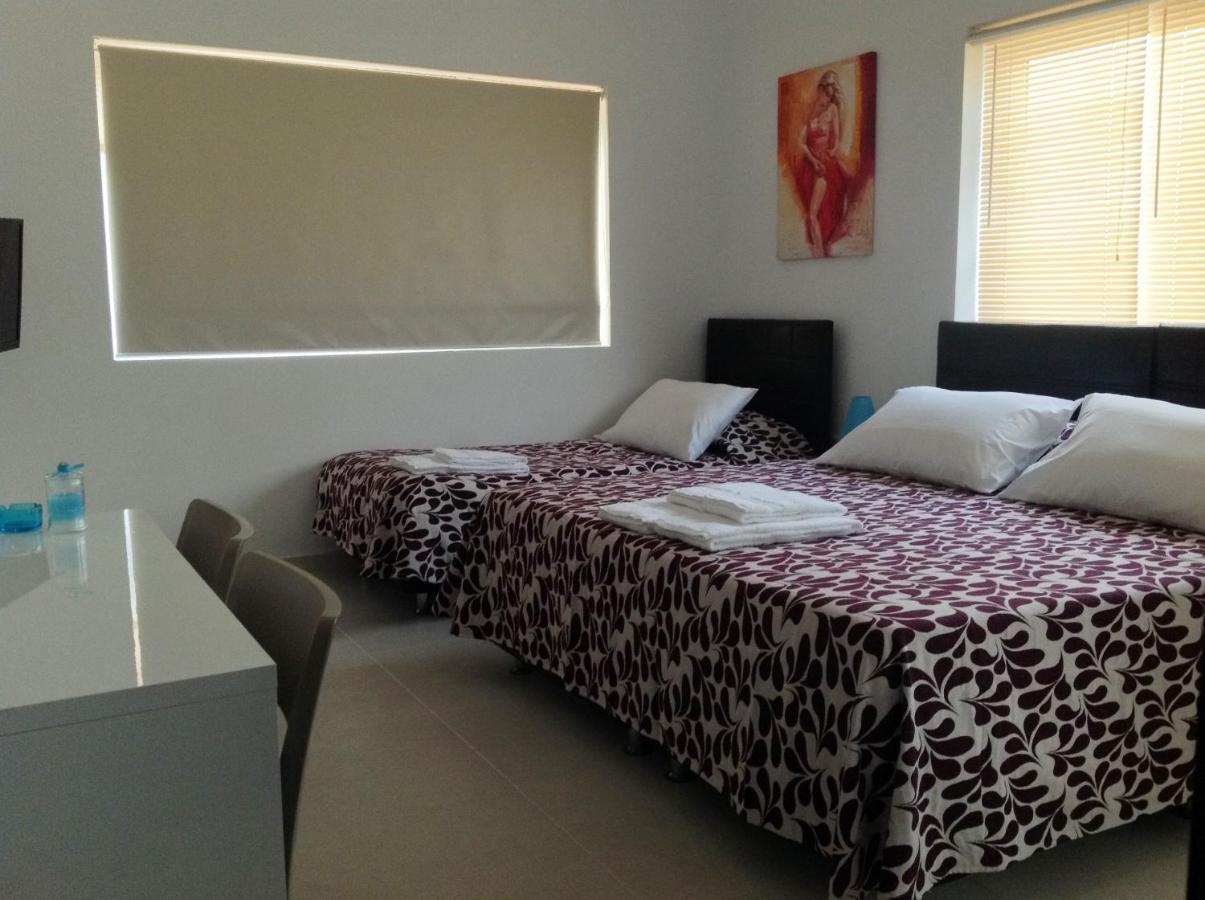 8Villa Saint Julian's Ngoại thất bức ảnh