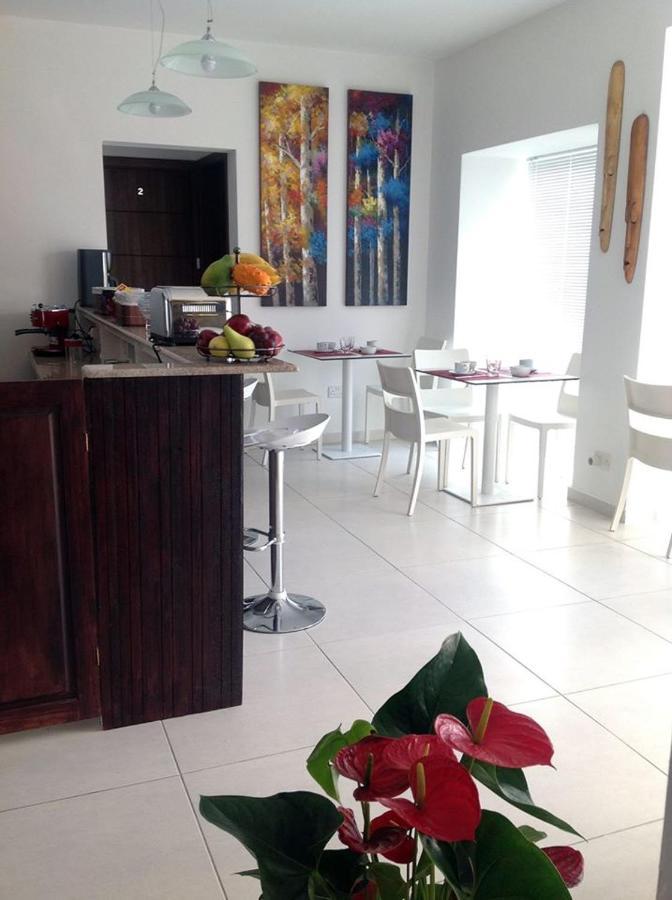 8Villa Saint Julian's Ngoại thất bức ảnh