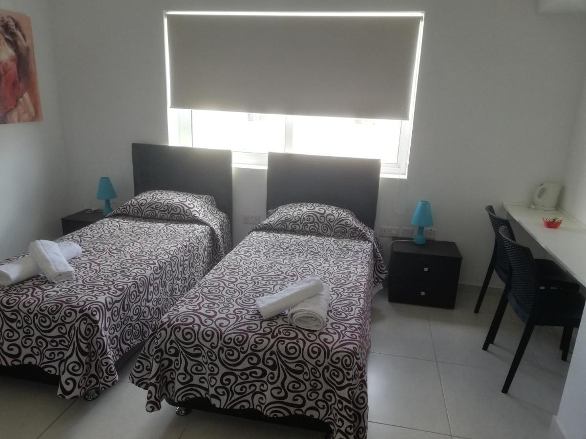 8Villa Saint Julian's Ngoại thất bức ảnh