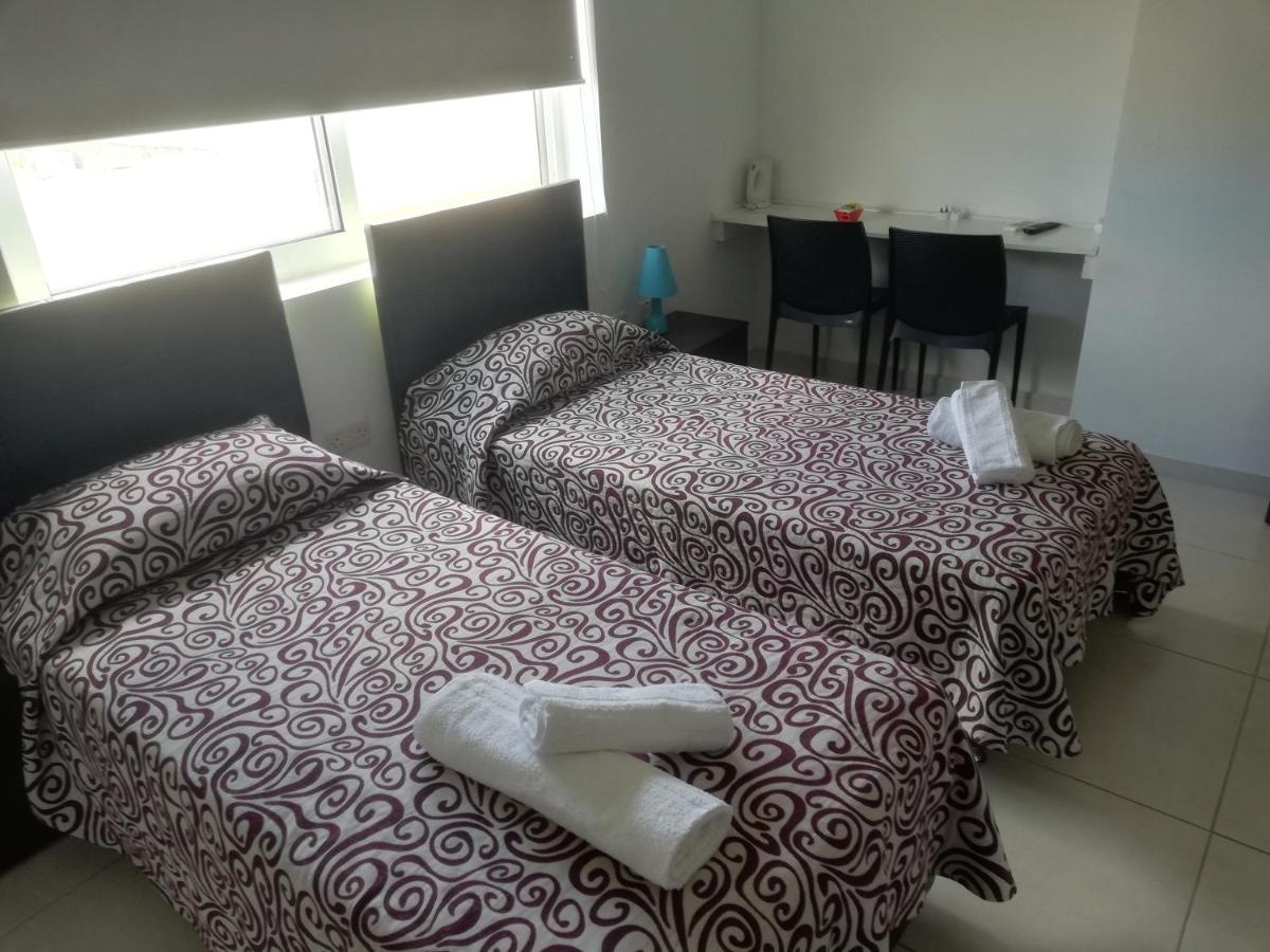 8Villa Saint Julian's Ngoại thất bức ảnh