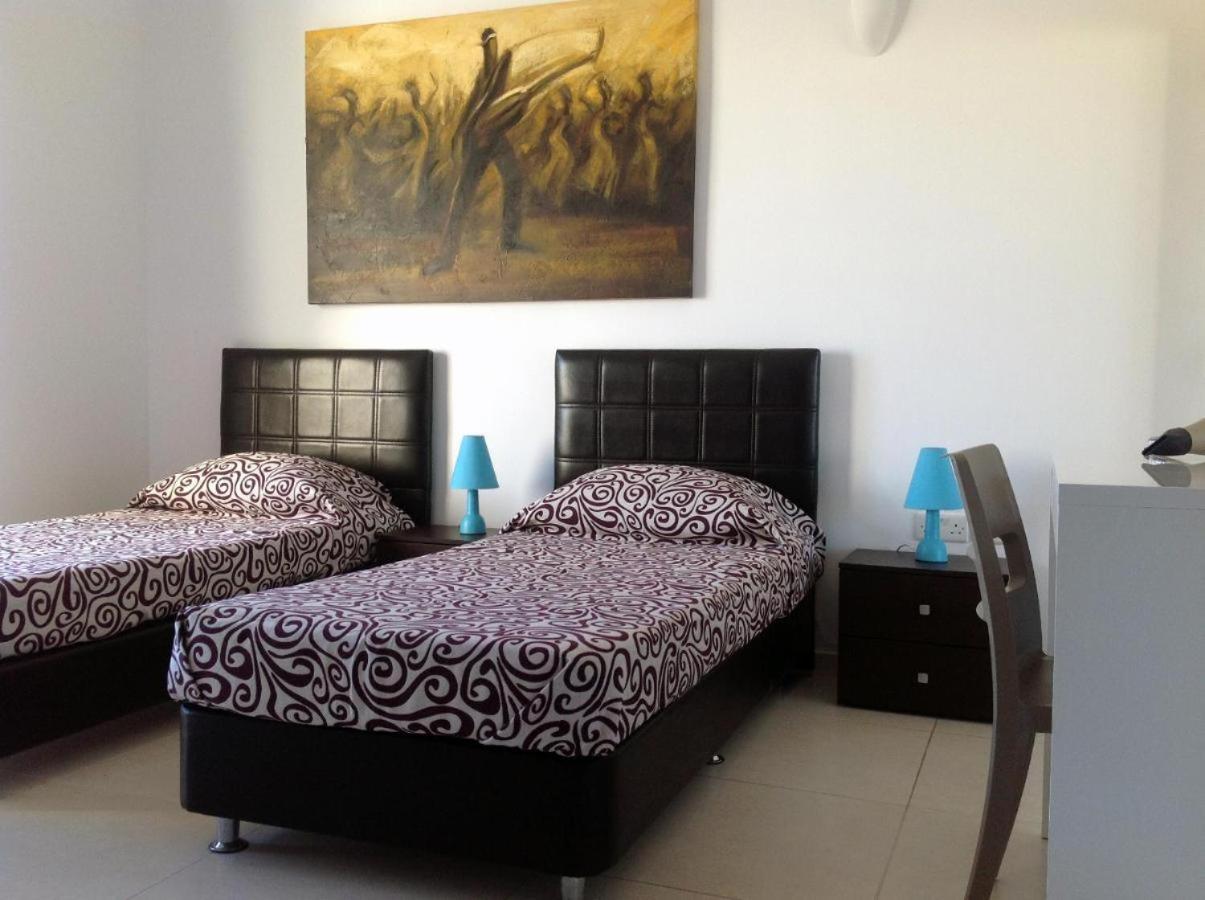 8Villa Saint Julian's Ngoại thất bức ảnh