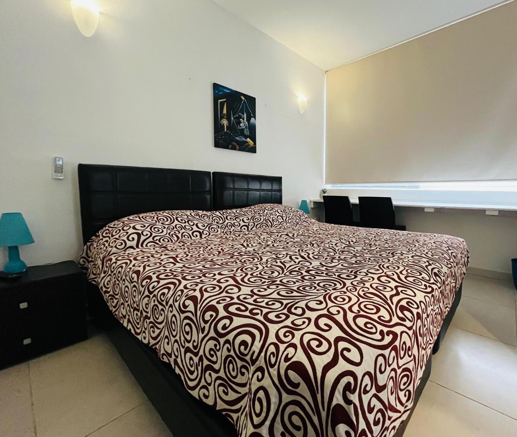 8Villa Saint Julian's Ngoại thất bức ảnh